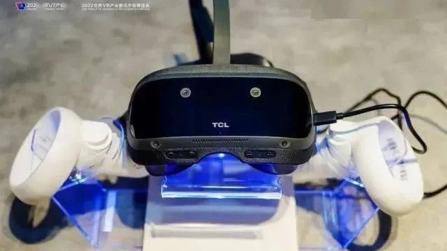 Компания TCL на Всемирной конференции виртуальной реальности представила собственную MR-гарнитуру для бизнеса TCL V1 с дисплеями 2.2К на глаз